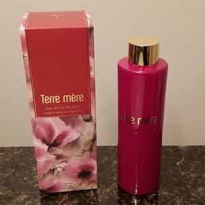 Terre Mere anti-aging Aloe and tea tree toner